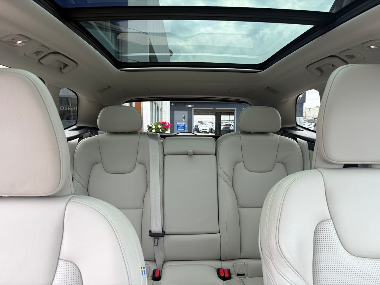2023 Volvo XC60 ULTIMATE BRIGHT THEME-8