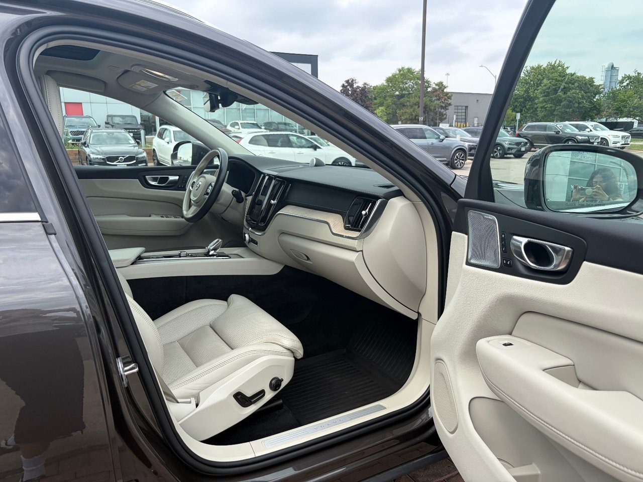 2023 Volvo XC60 ULTIMATE BRIGHT THEME-22