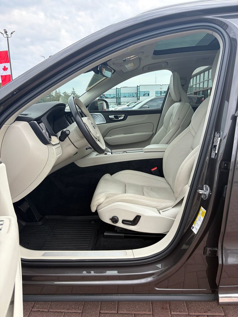 2023 Volvo XC60 ULTIMATE BRIGHT THEME-24