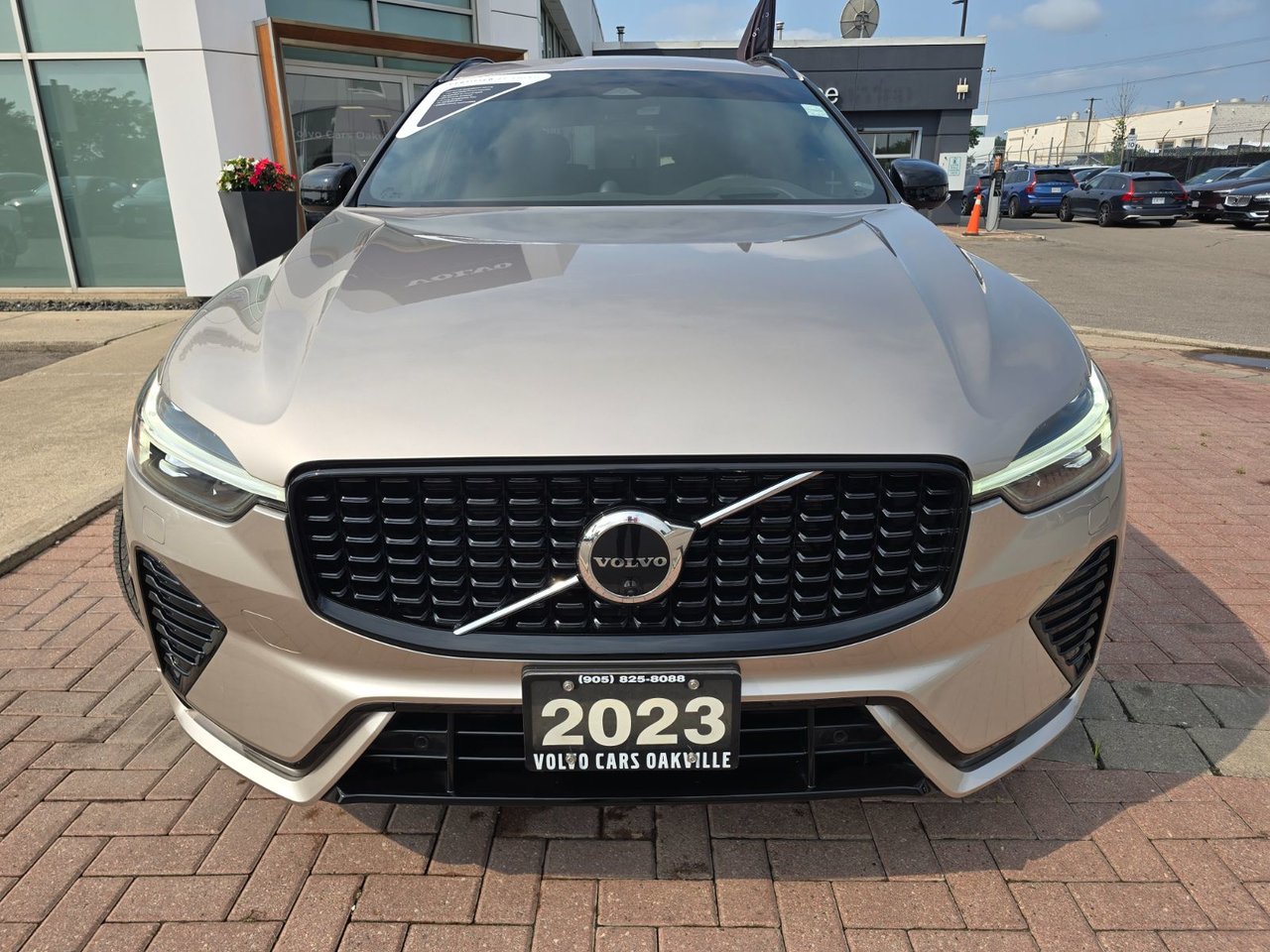 2023 Volvo XC60 ULTIMATE DARK THEME-3