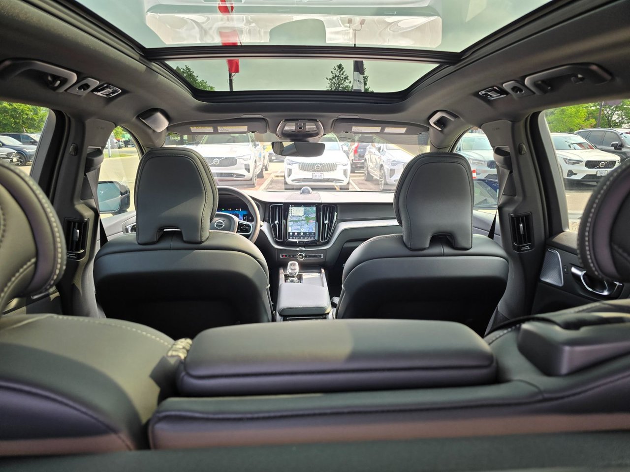 2023 Volvo XC60 ULTIMATE DARK THEME-6