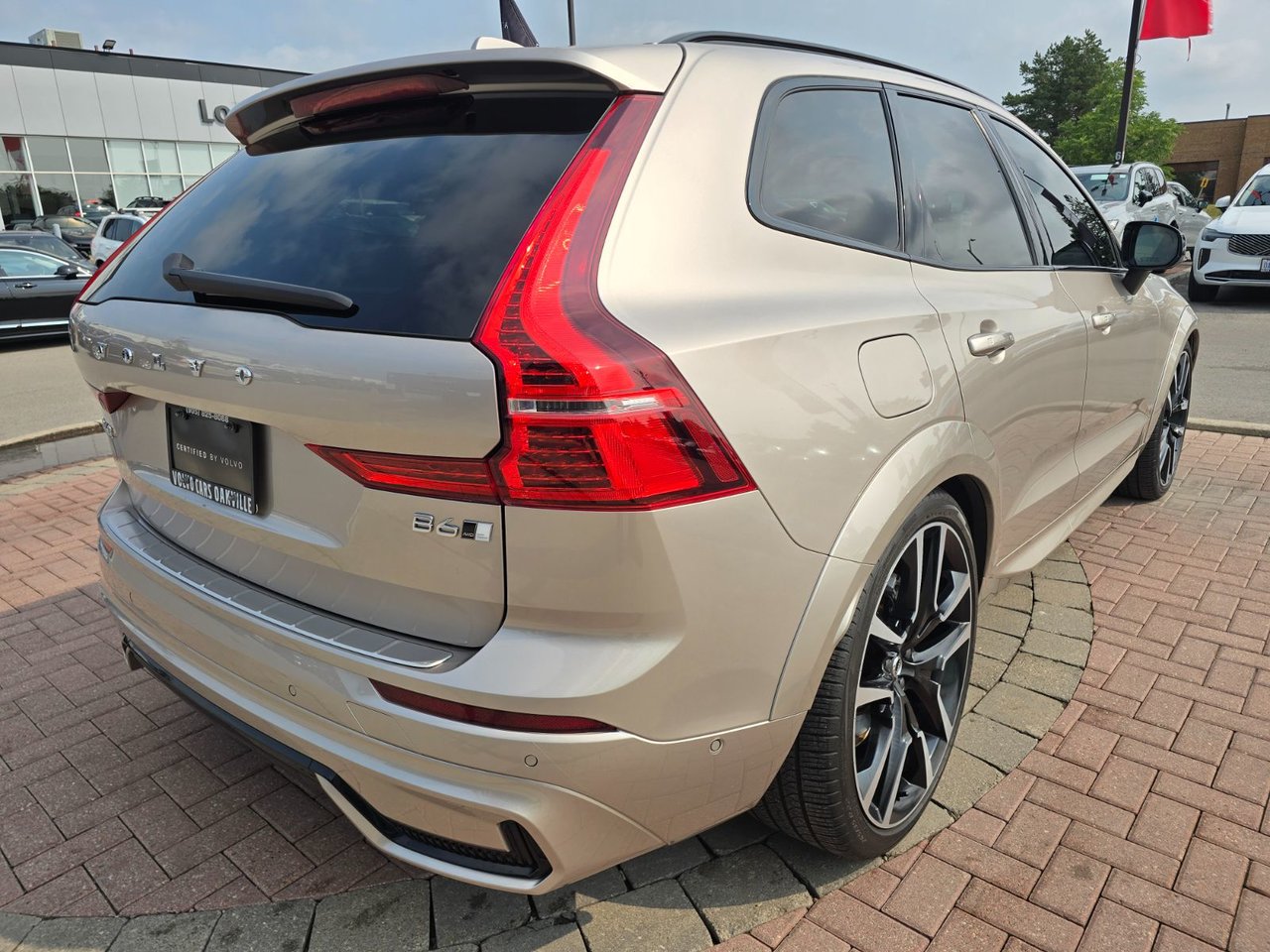 2023 Volvo XC60 ULTIMATE DARK THEME-14