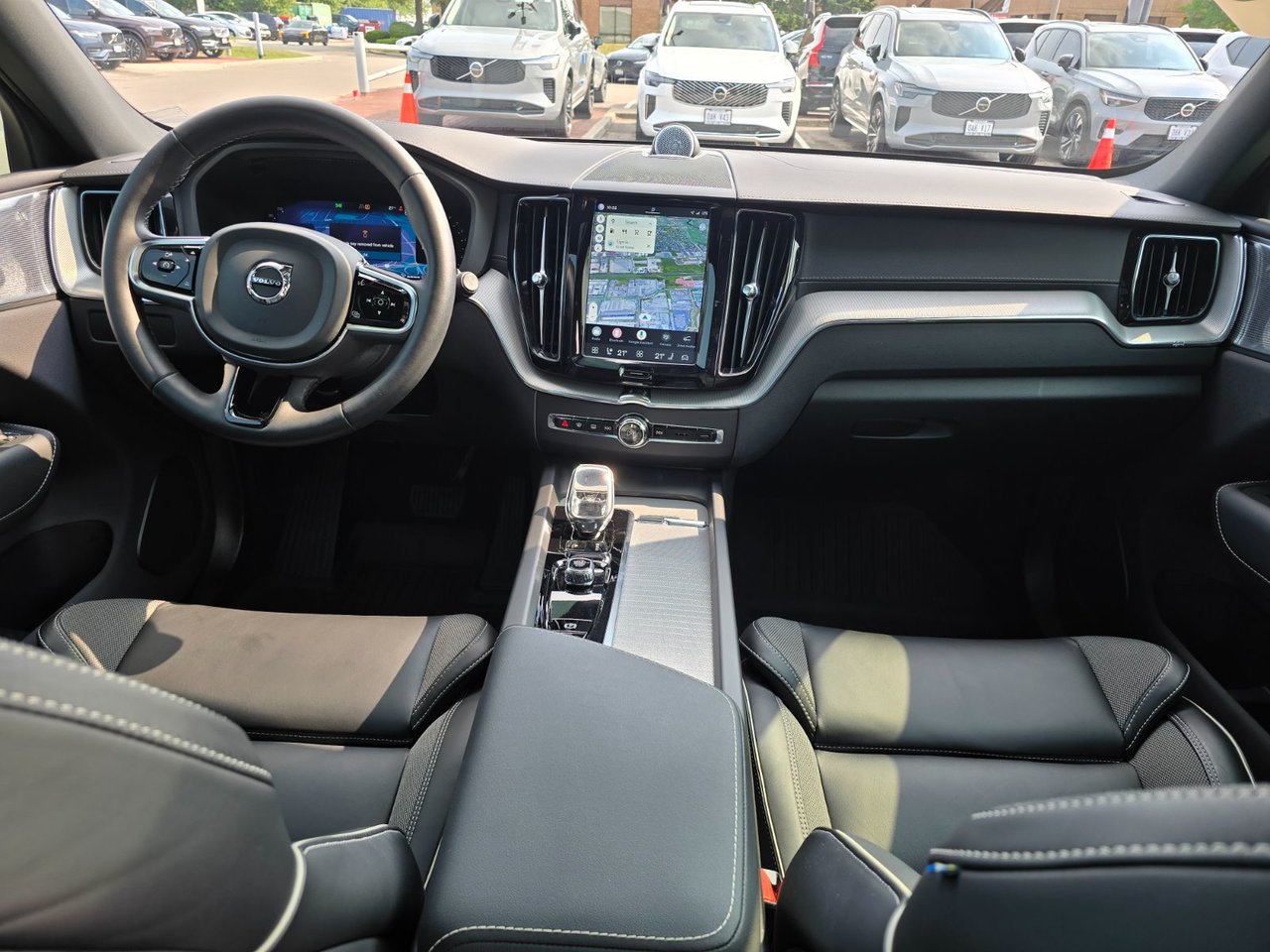 2023 Volvo XC60 ULTIMATE DARK THEME-4
