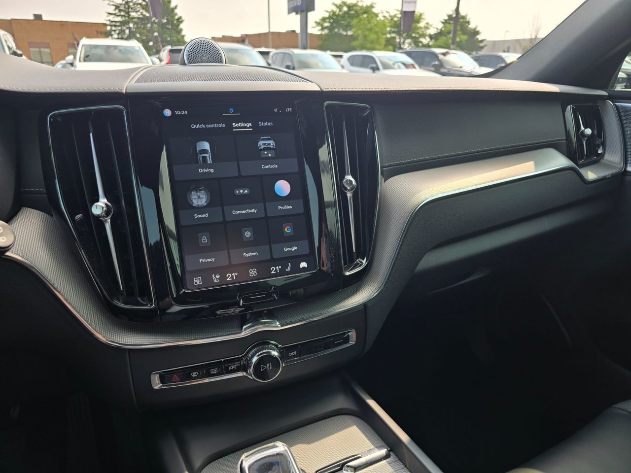 2023 Volvo XC60 ULTIMATE DARK THEME-28
