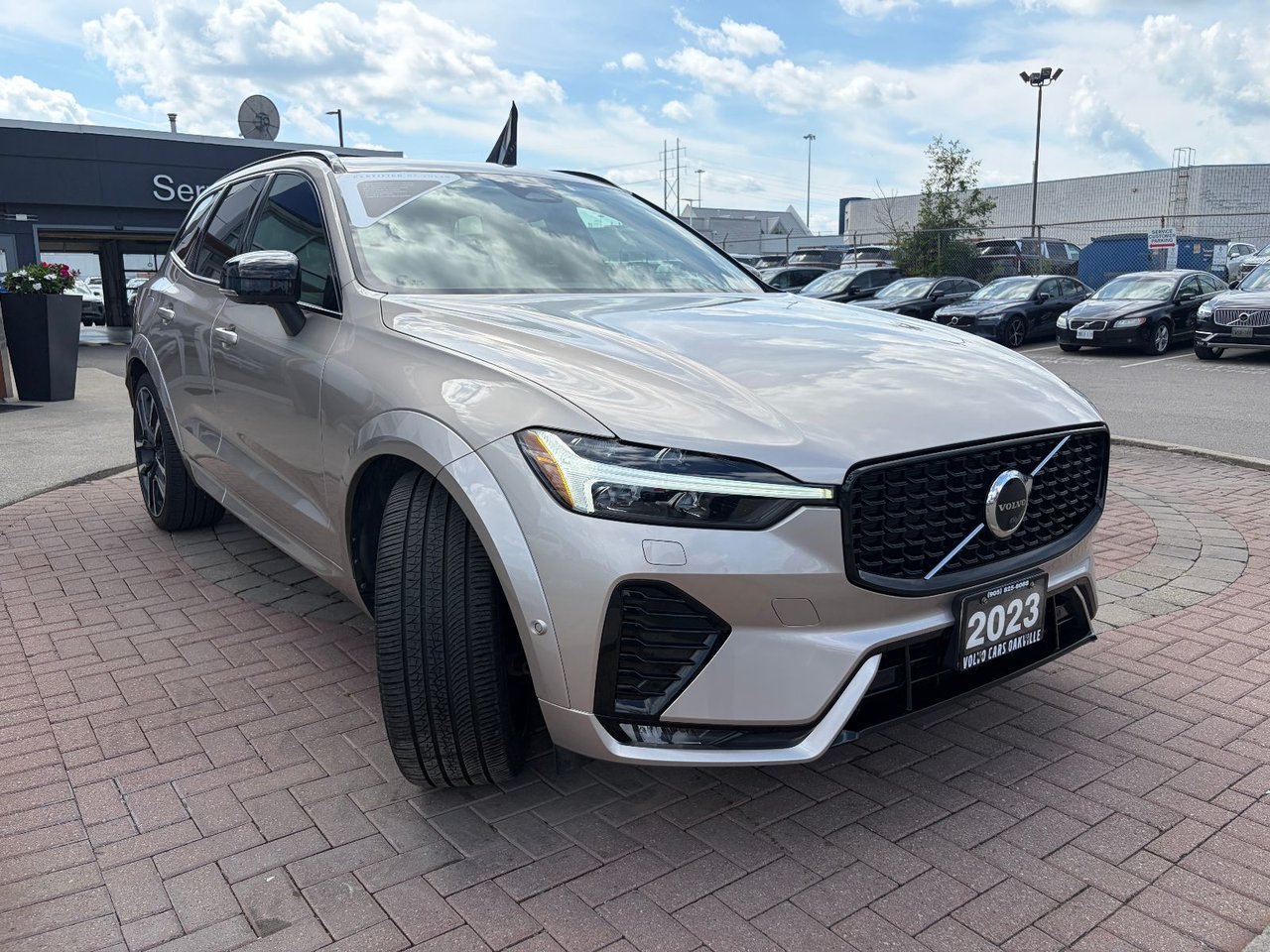 2023 Volvo XC60 ULTIMATE DARK THEME-5