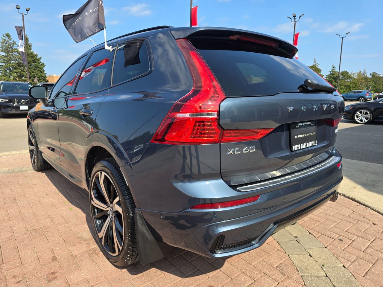 2023 Volvo XC60 ULTIMATE DARK THEME-11