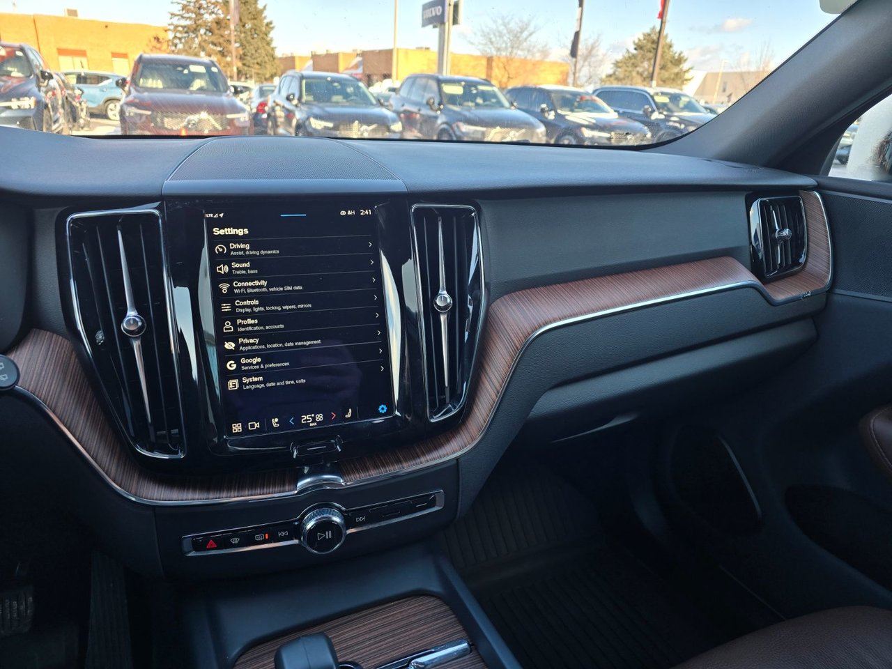 2024 Volvo XC60 PLUS DARK THEME-27