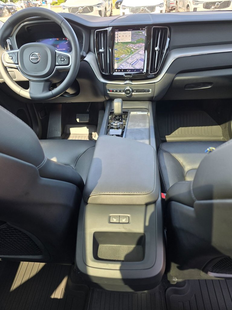 2024 Volvo XC60 CORE DARK THEME-21