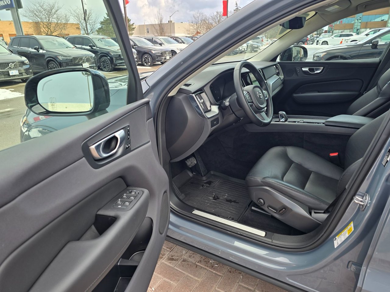 2024 Volvo XC60 CORE DARK THEME-12