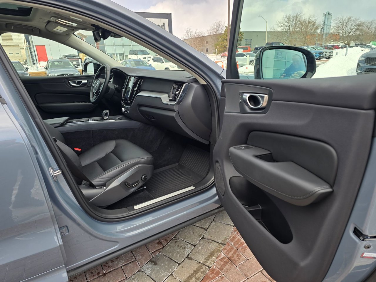 2024 Volvo XC60 CORE DARK THEME-22