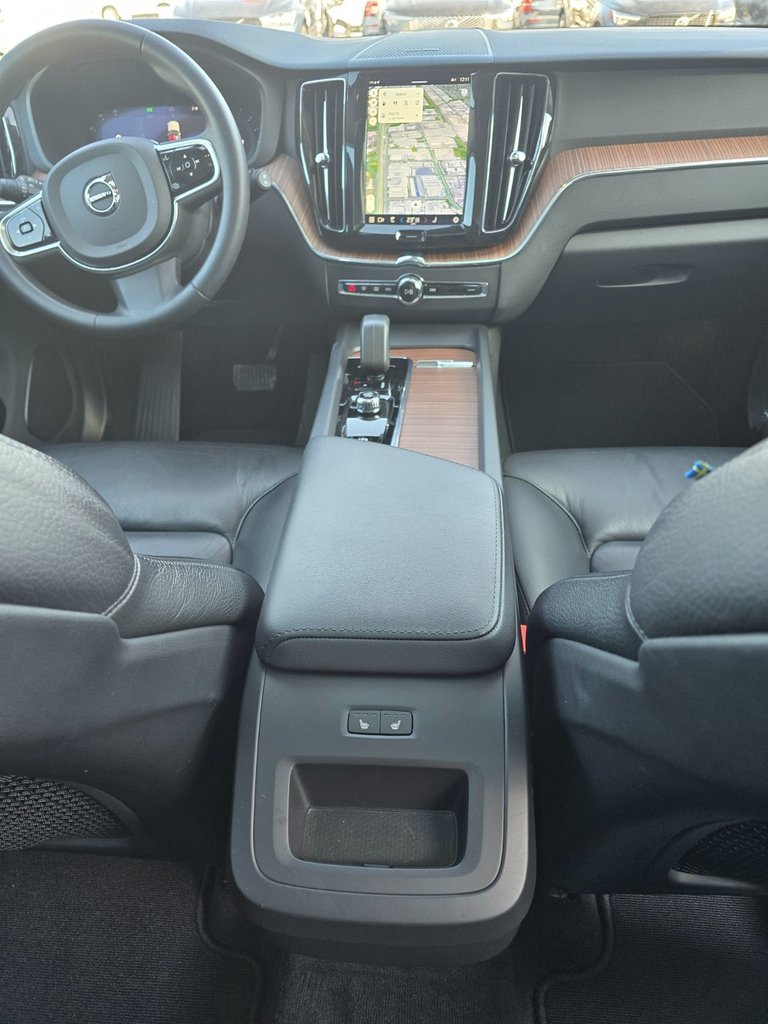 2024 Volvo XC60 PLUS DARK THEME-21