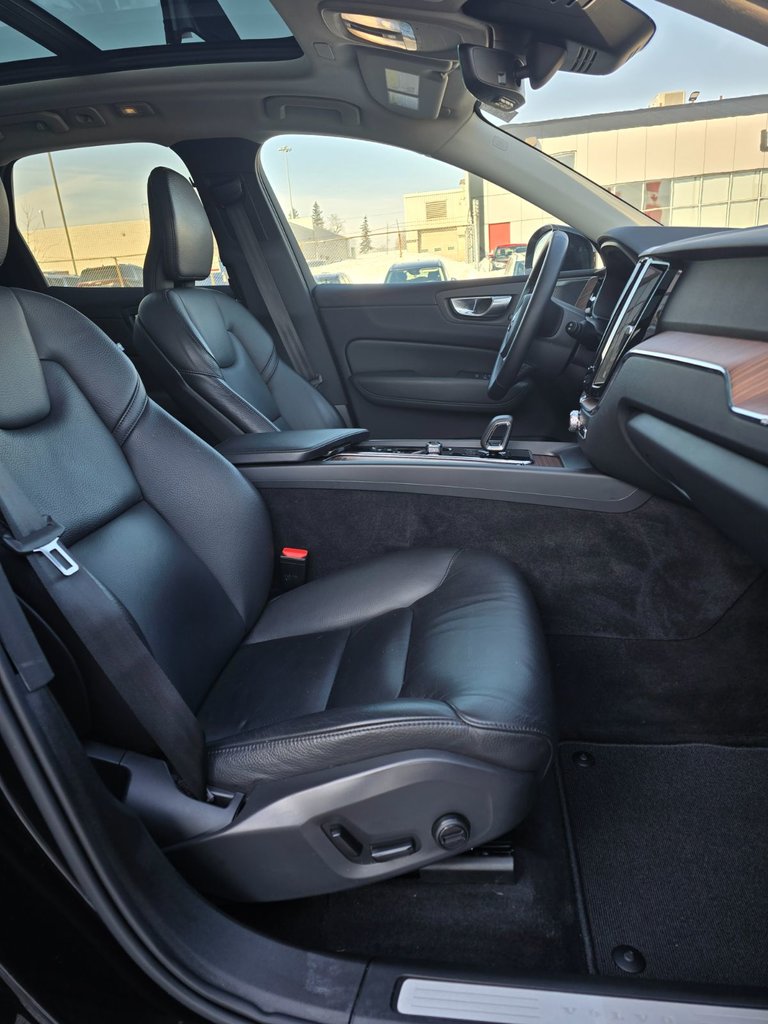 2024 Volvo XC60 PLUS DARK THEME-23