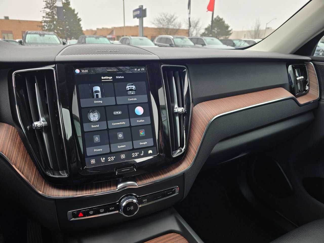 2024 Volvo XC60 PLUS DARK THEME-27