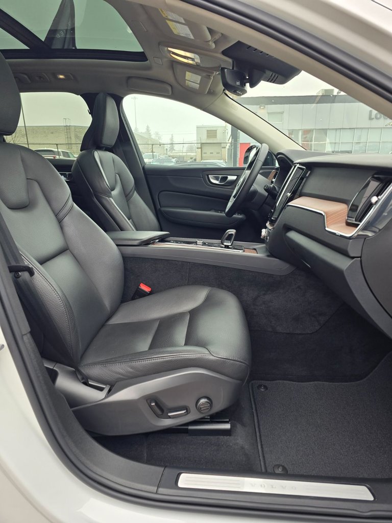 2024 Volvo XC60 PLUS DARK THEME-23