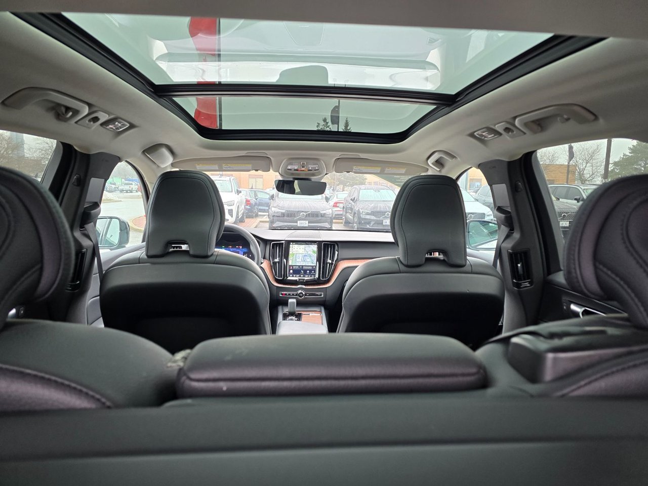 2024 Volvo XC60 PLUS DARK THEME-6