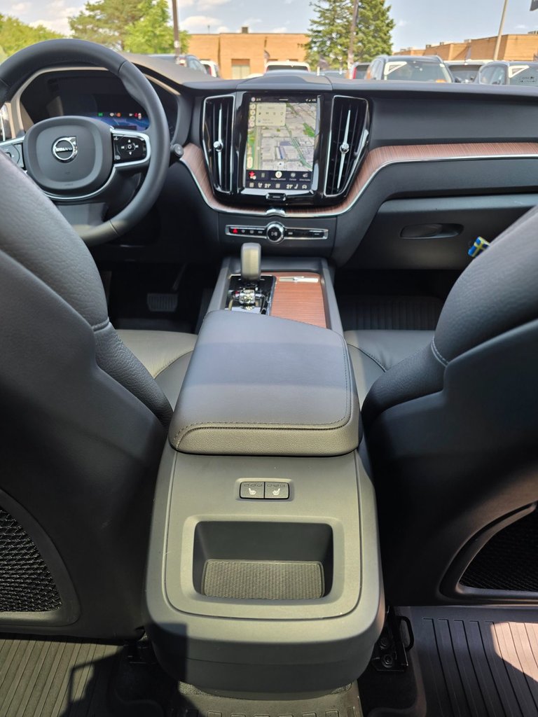 2024 Volvo XC60 PLUS DARK THEME-21