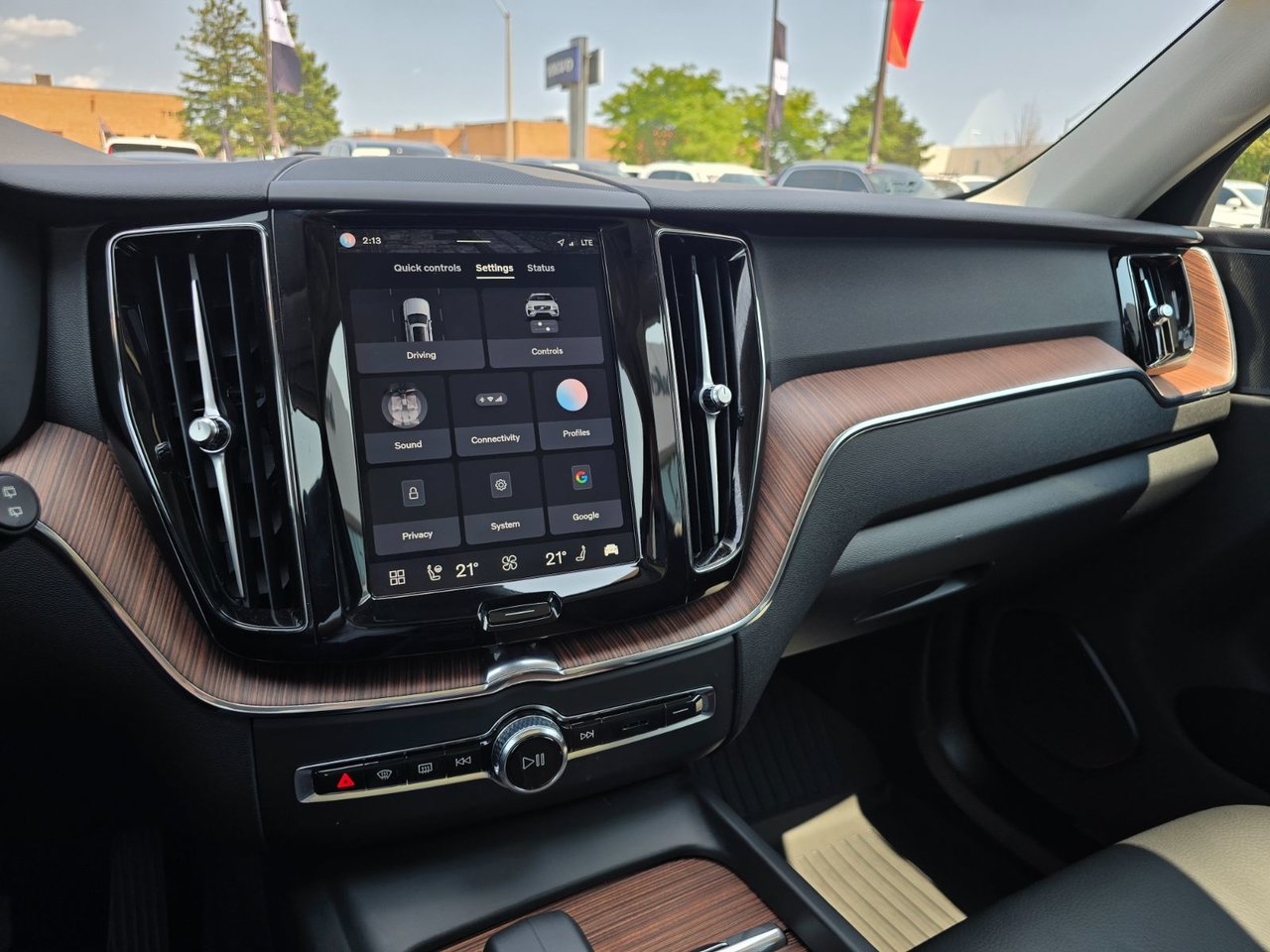 2024 Volvo XC60 PLUS DARK THEME-28