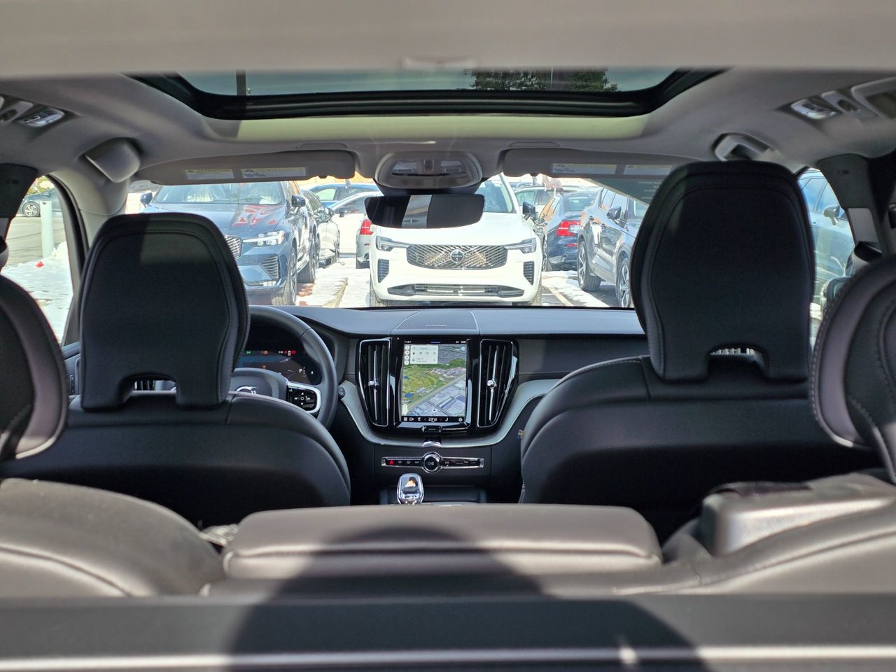 2025 Volvo XC60 ULTRA DARK THEME-6