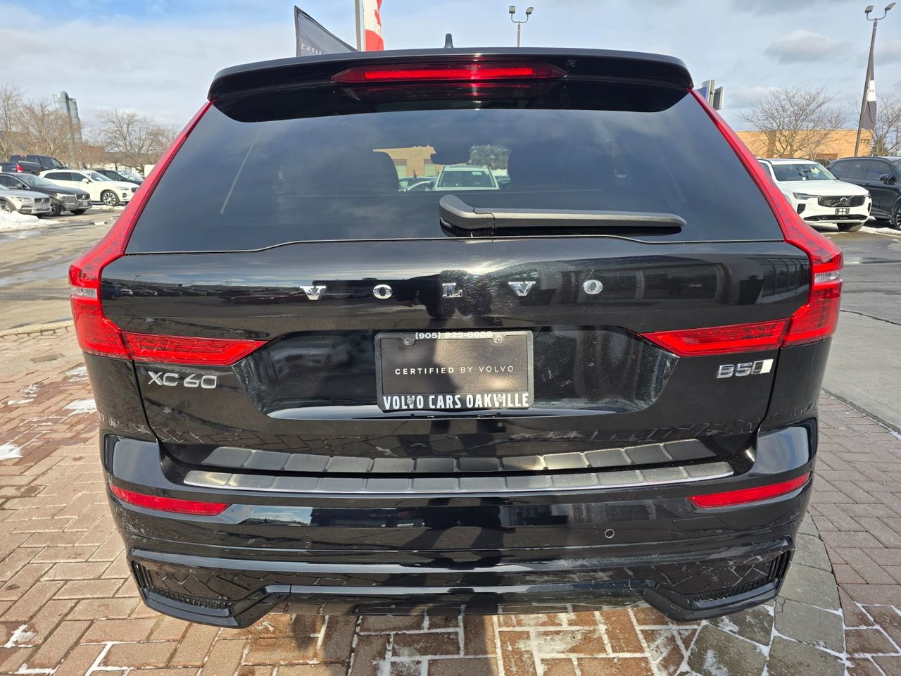 2025 Volvo XC60 ULTRA DARK THEME-13