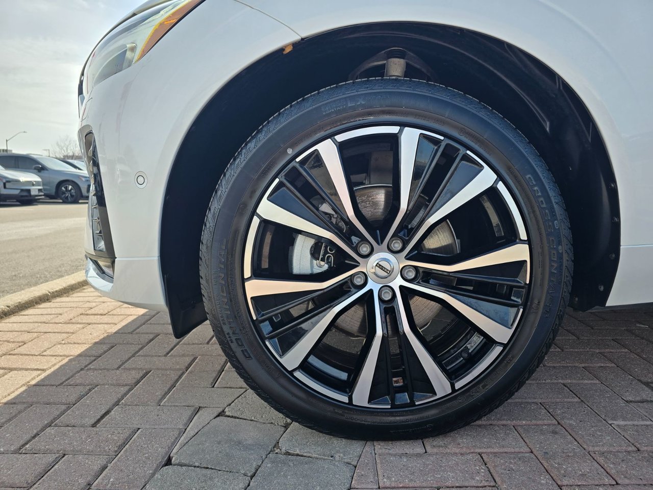 2025 Volvo XC60 PLUS DARK THEME-6