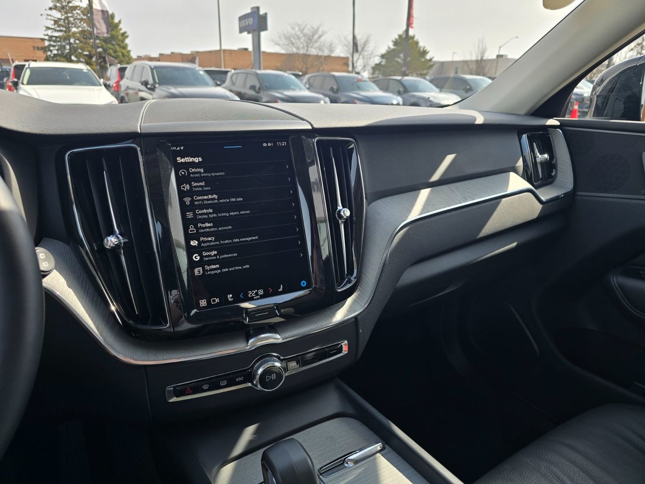 2025 Volvo XC60 PLUS DARK THEME-28