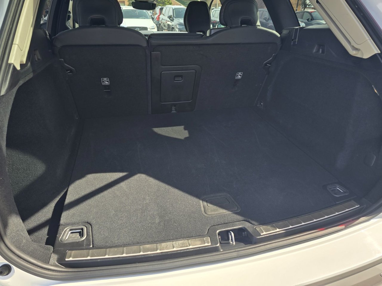 2025 Volvo XC60 PLUS DARK THEME-13