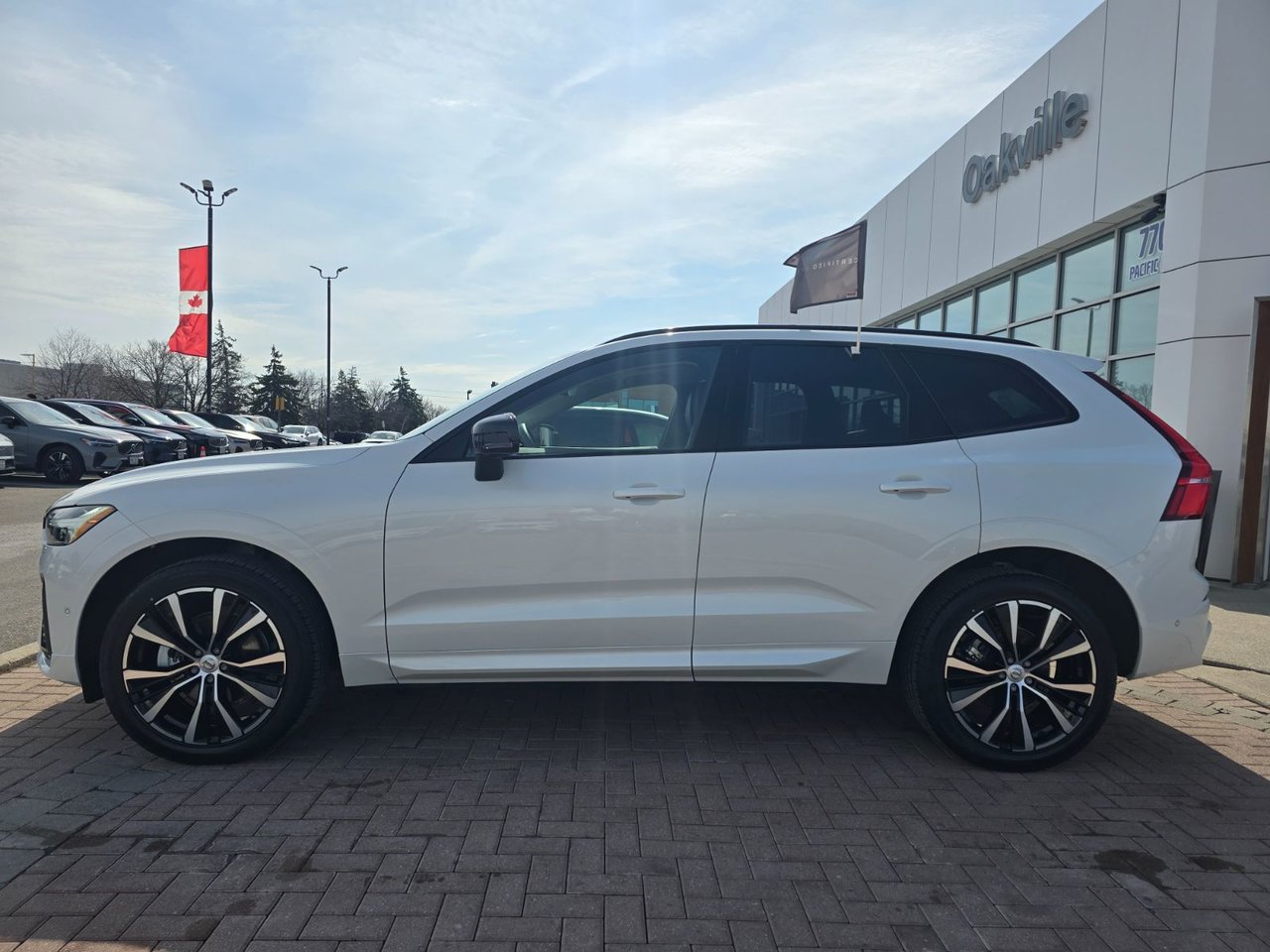 2025 Volvo XC60 PLUS DARK THEME-7