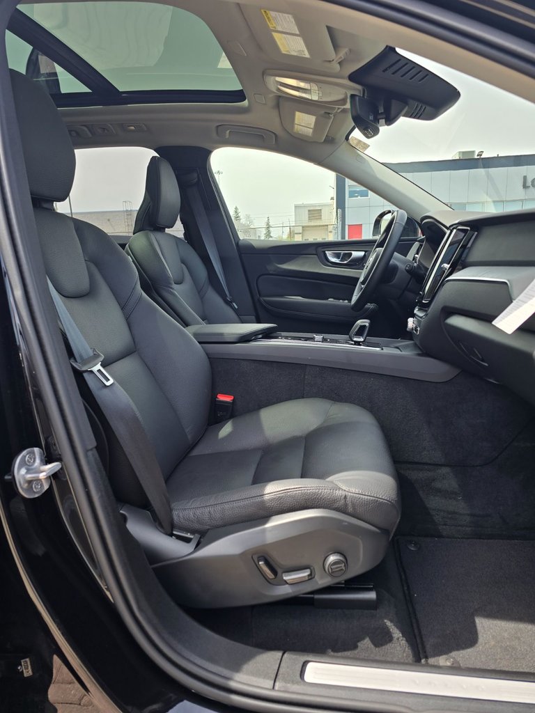 2025 Volvo XC60 PLUS DARK THEME-23