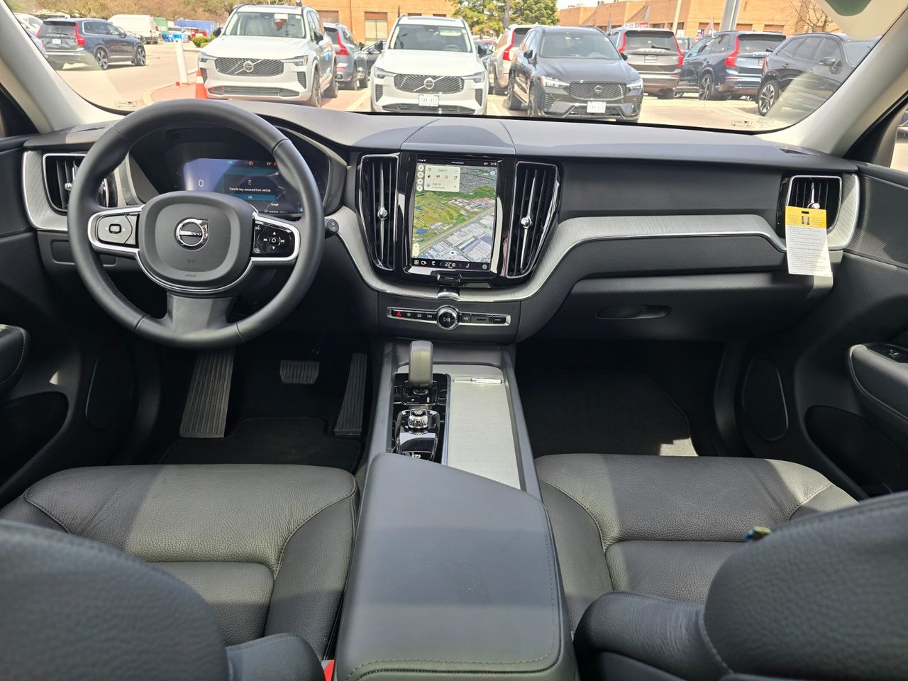 2025 Volvo XC60 PLUS DARK THEME-4