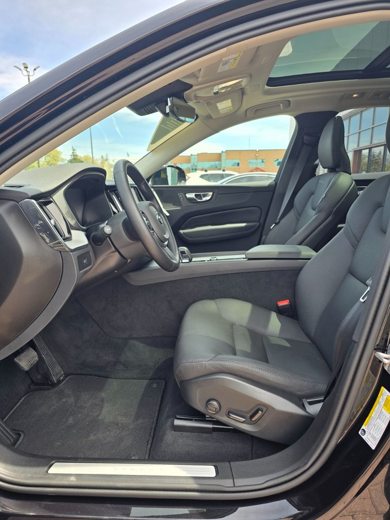 2025 Volvo XC60 PLUS DARK THEME-24