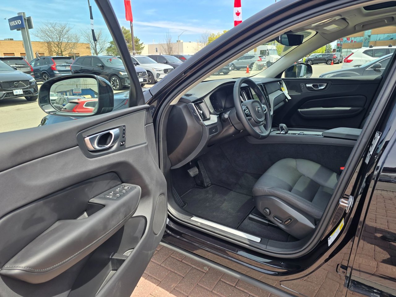 2025 Volvo XC60 PLUS DARK THEME-12