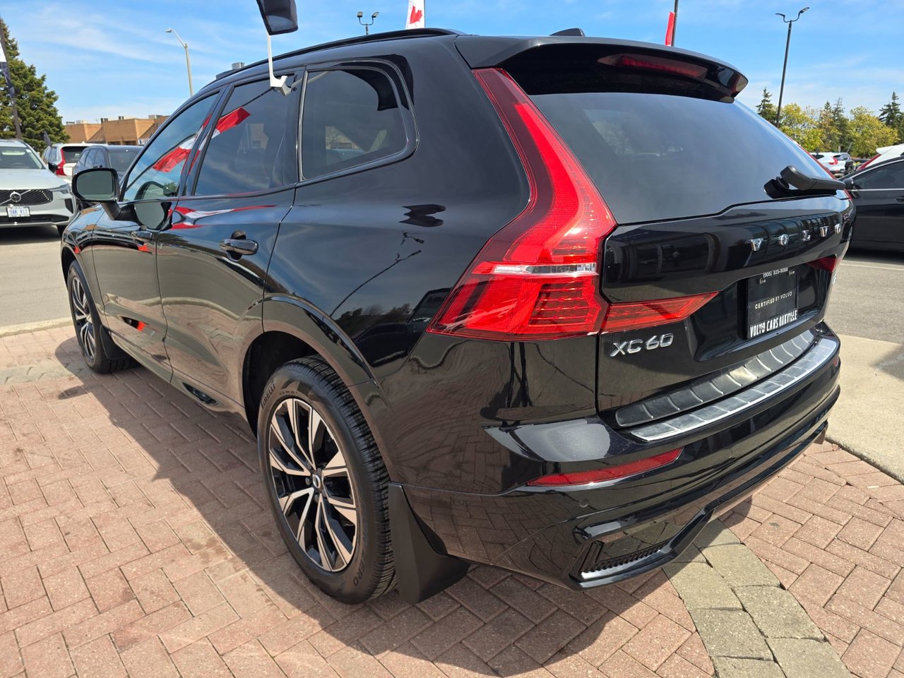 2025 Volvo XC60 PLUS DARK THEME-11