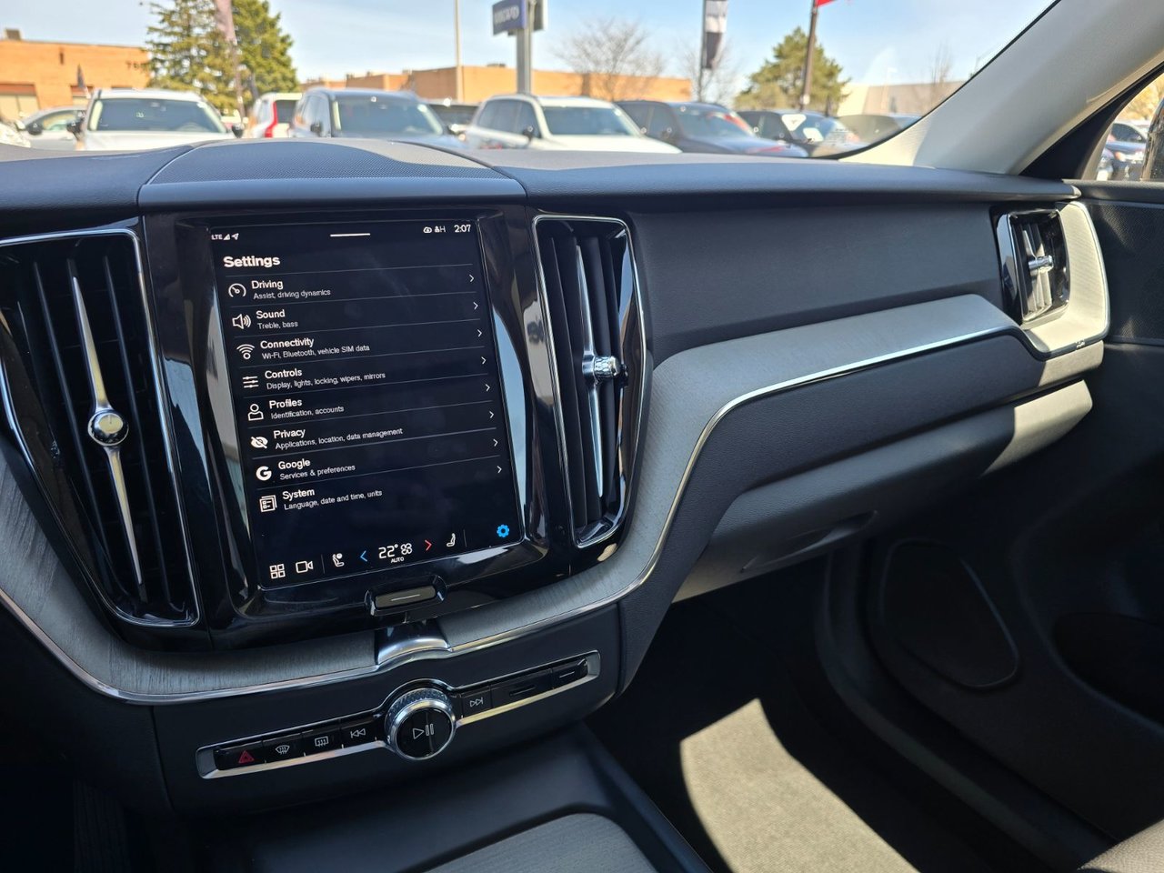 2025 Volvo XC60 PLUS DARK THEME-28