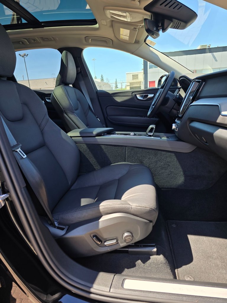 2025 Volvo XC60 PLUS DARK THEME-23