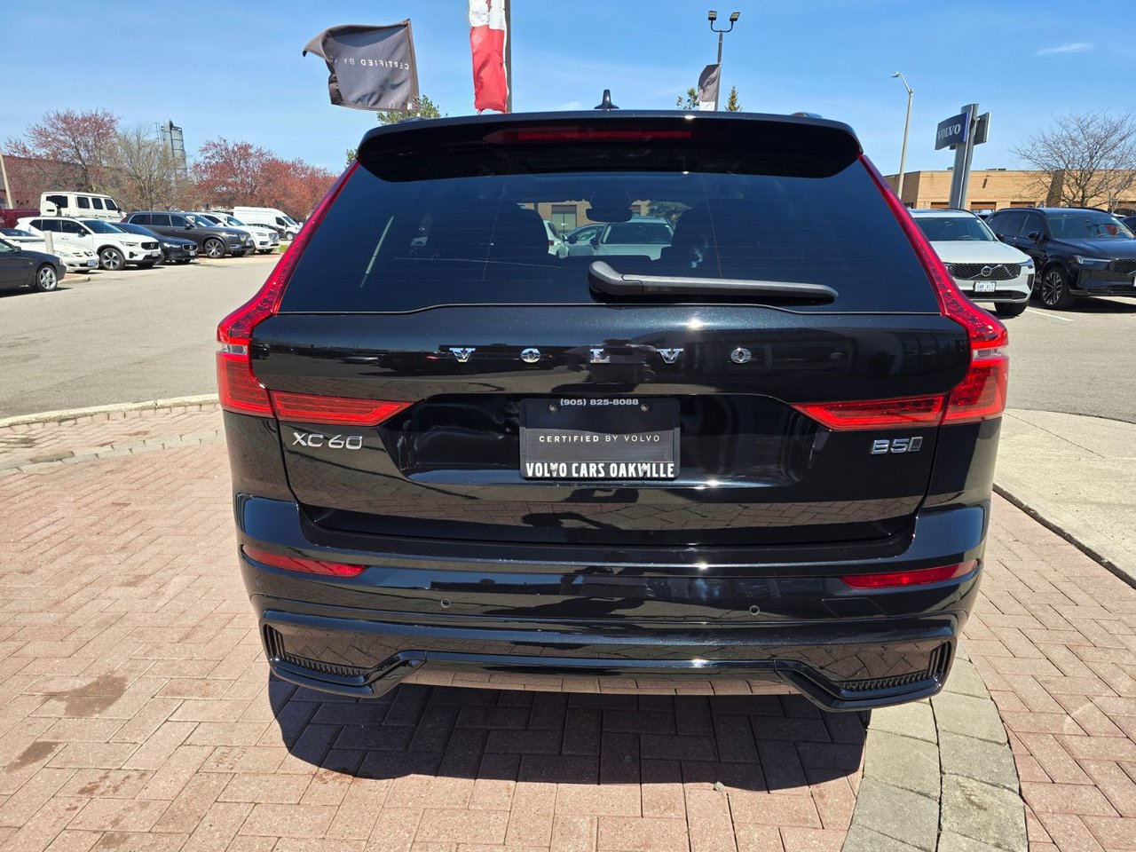 2025 Volvo XC60 PLUS DARK THEME-13