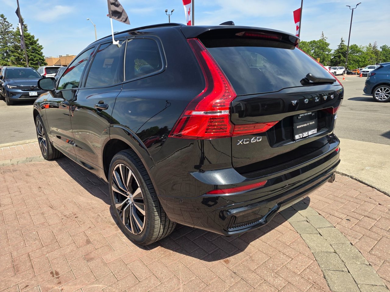 2025 Volvo XC60 PLUS DARK THEME-11