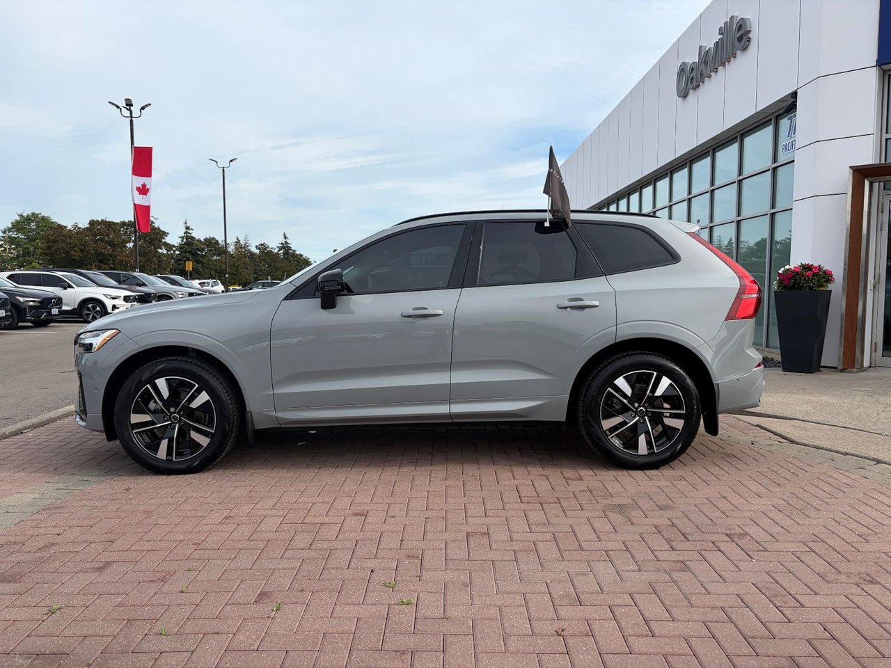 2026 Volvo XC60 PLUS DARK THEME-9