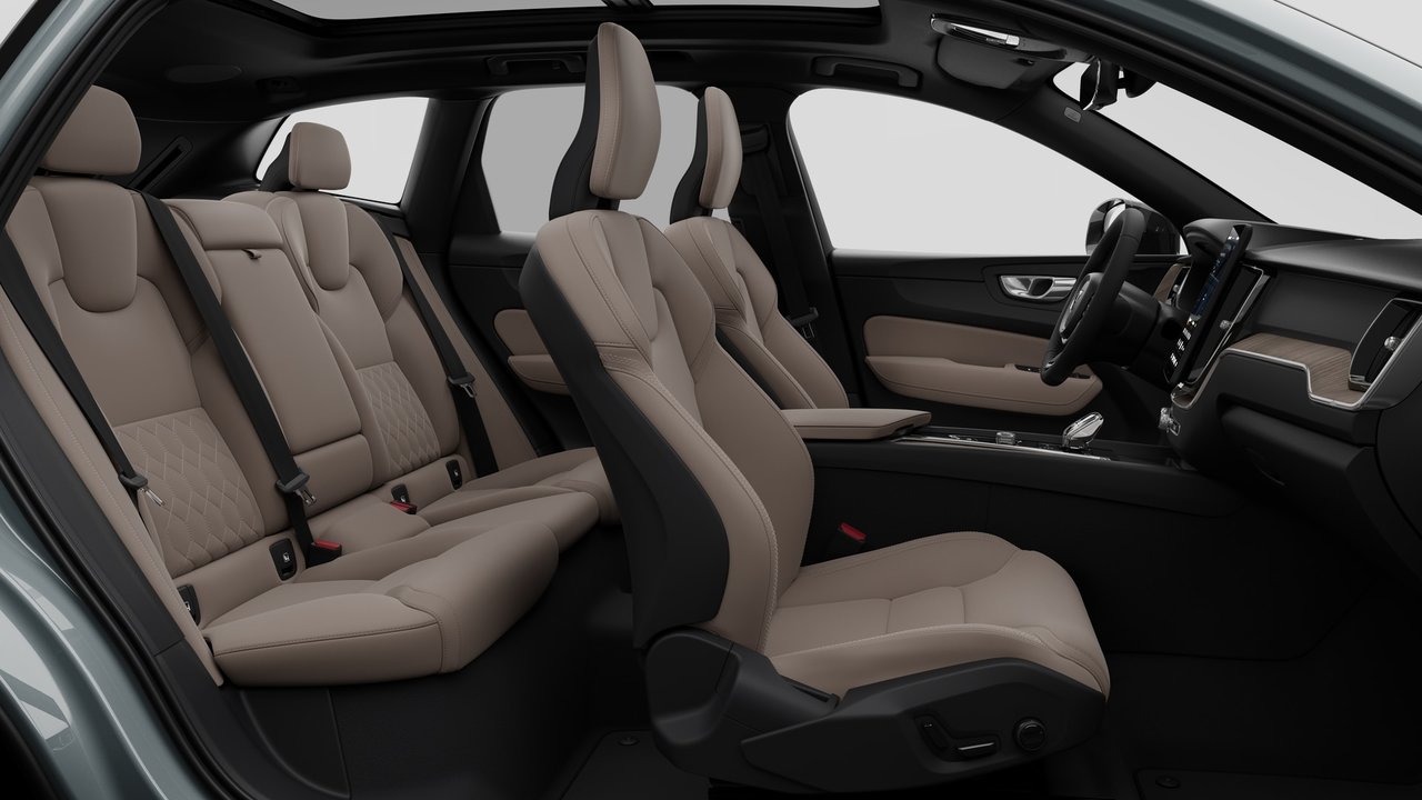 2027 Volvo XC60 Plus Dark Theme-12