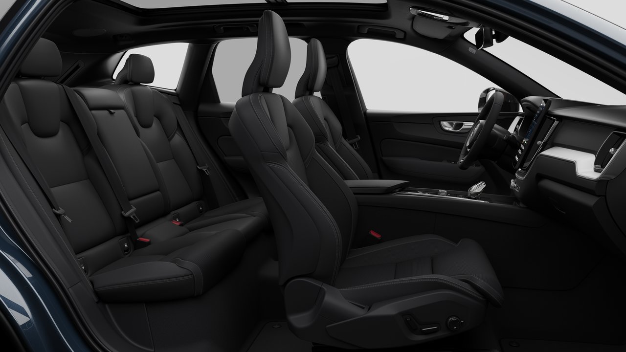 2027 Volvo XC60 Plus Black Edition-12
