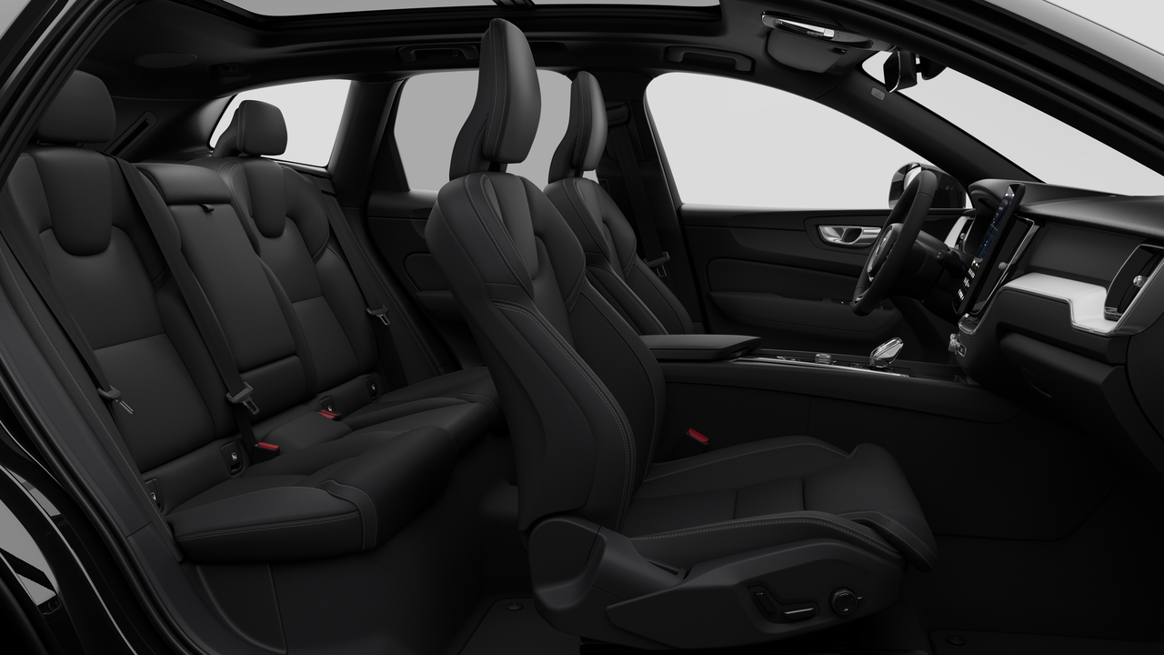 2027 Volvo XC60 Plus Black Edition-12
