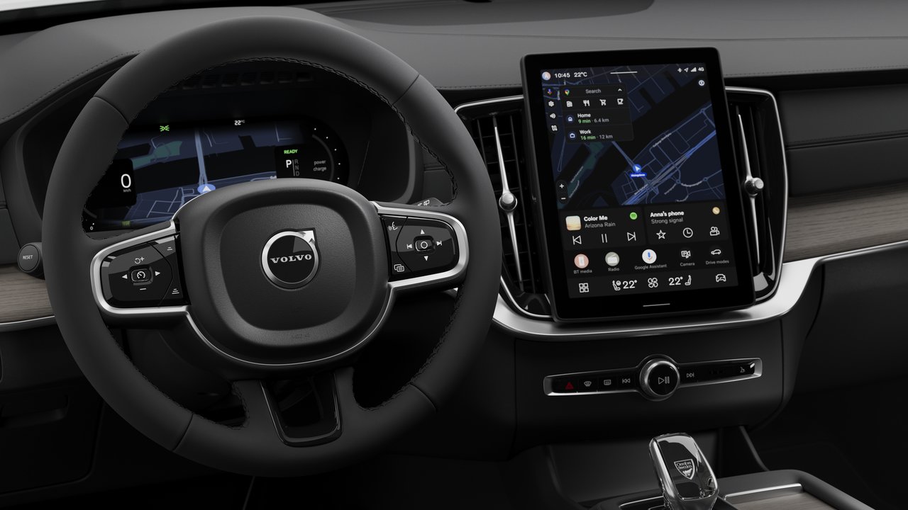 2026 Volvo XC90 Plug-in hybrid Plus 7-Seater (Dark Theme)-13