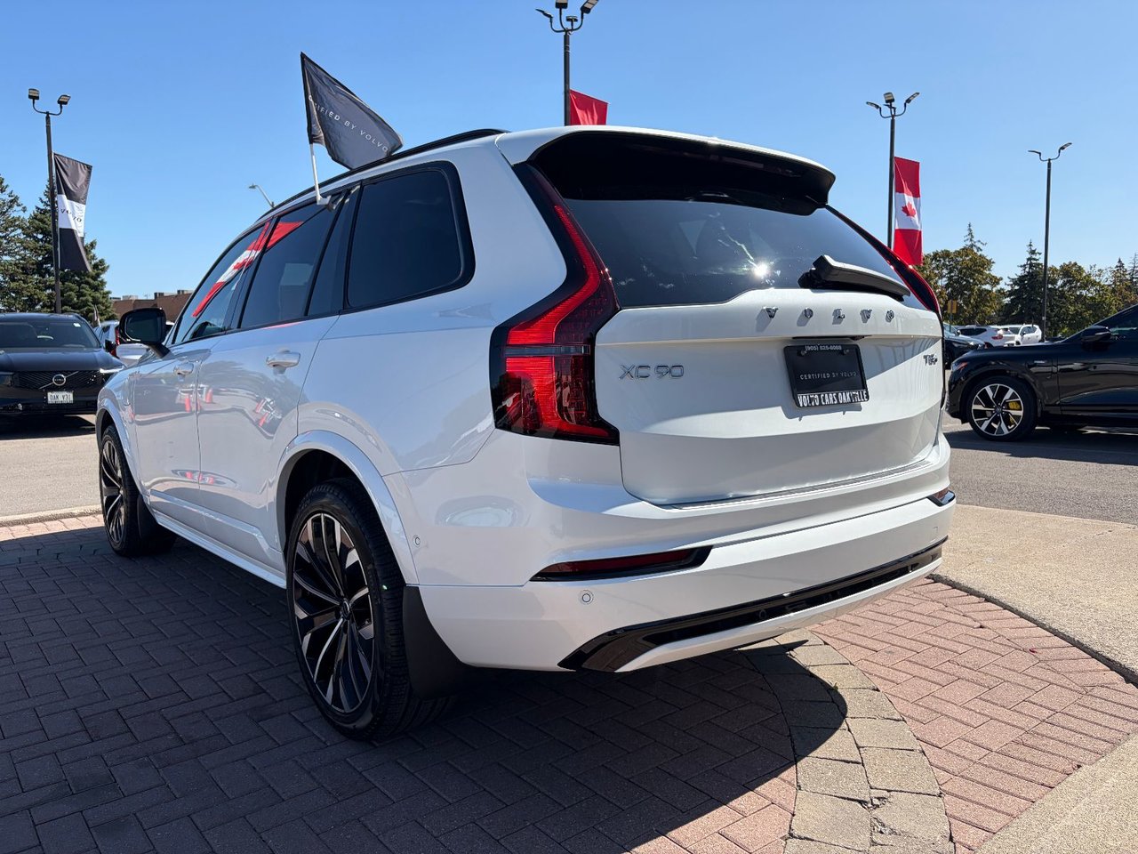2026 Volvo XC90 PLUG-IN HYBRID PLUS DARK THEME-11