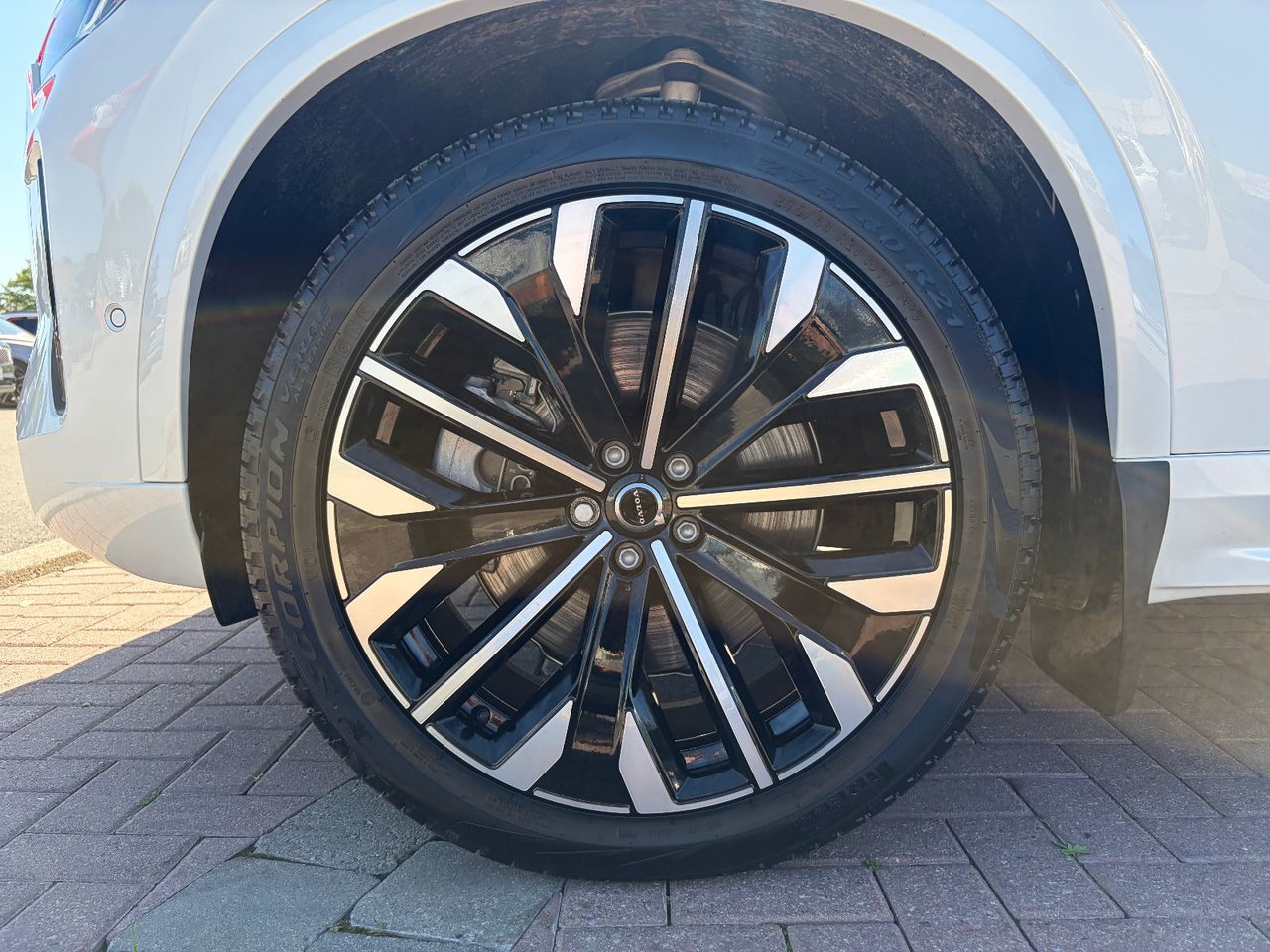 2026 Volvo XC90 PLUG-IN HYBRID PLUS DARK THEME-7