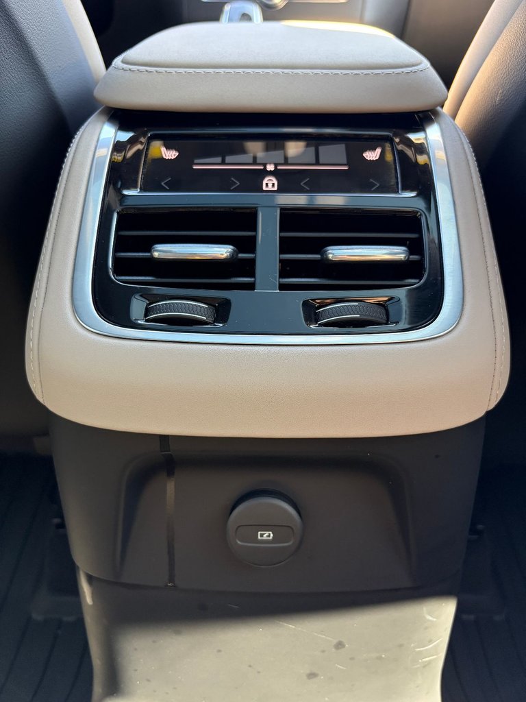 2026 Volvo XC90 PLUG-IN HYBRID PLUS DARK THEME-21