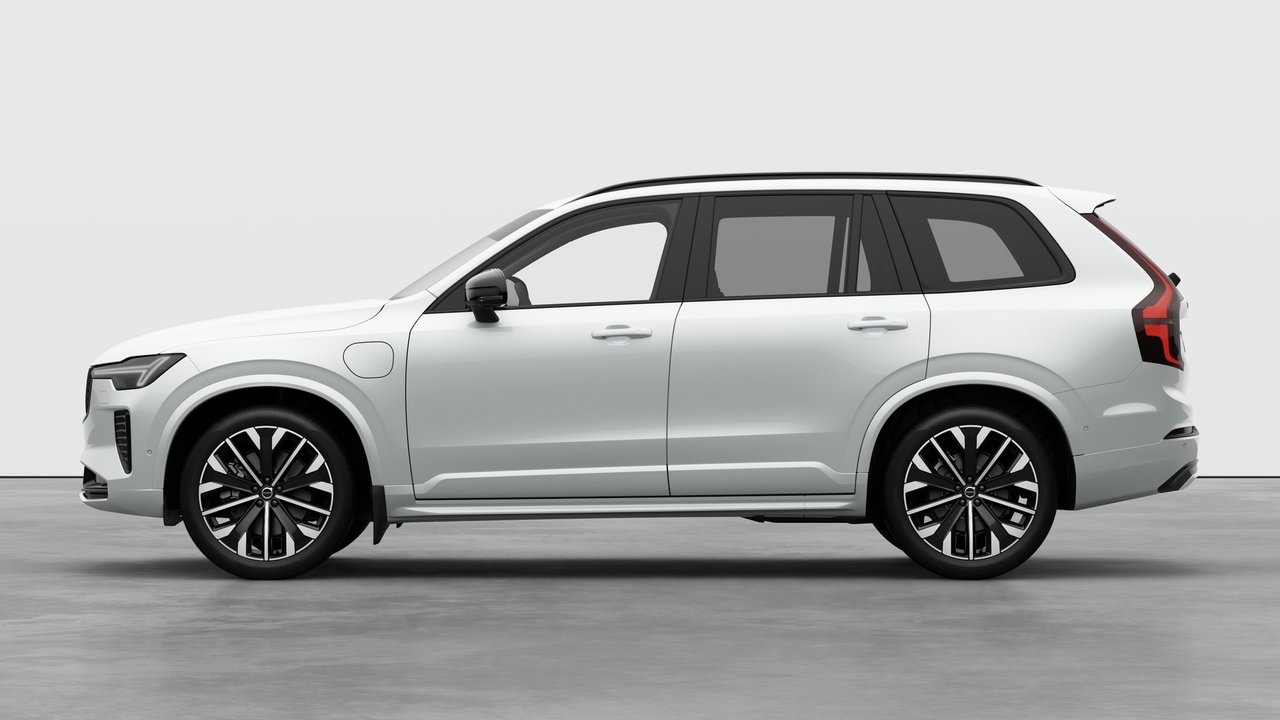2027 Volvo XC90 Plug-in hybrid Ultra 7-Seater (Dark Theme)-7