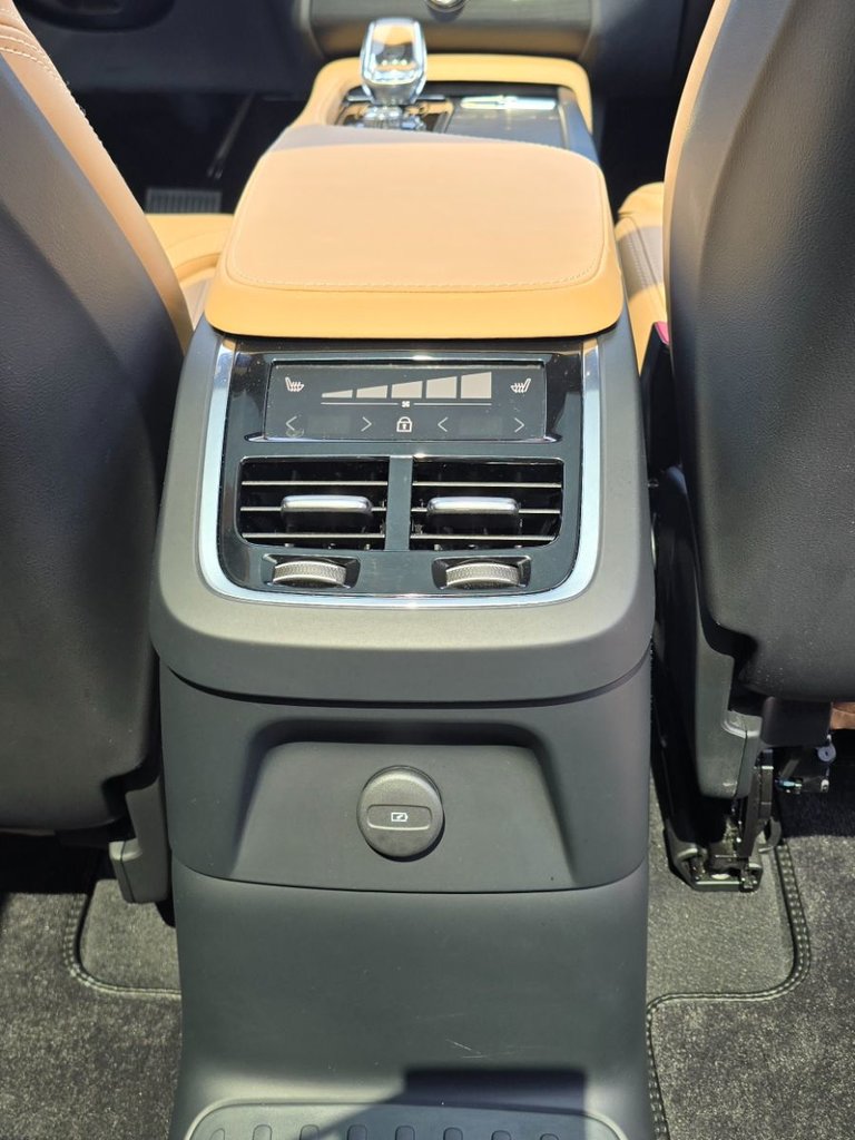 2022 Volvo XC90 RECHARGE INSCRIPTION-23
