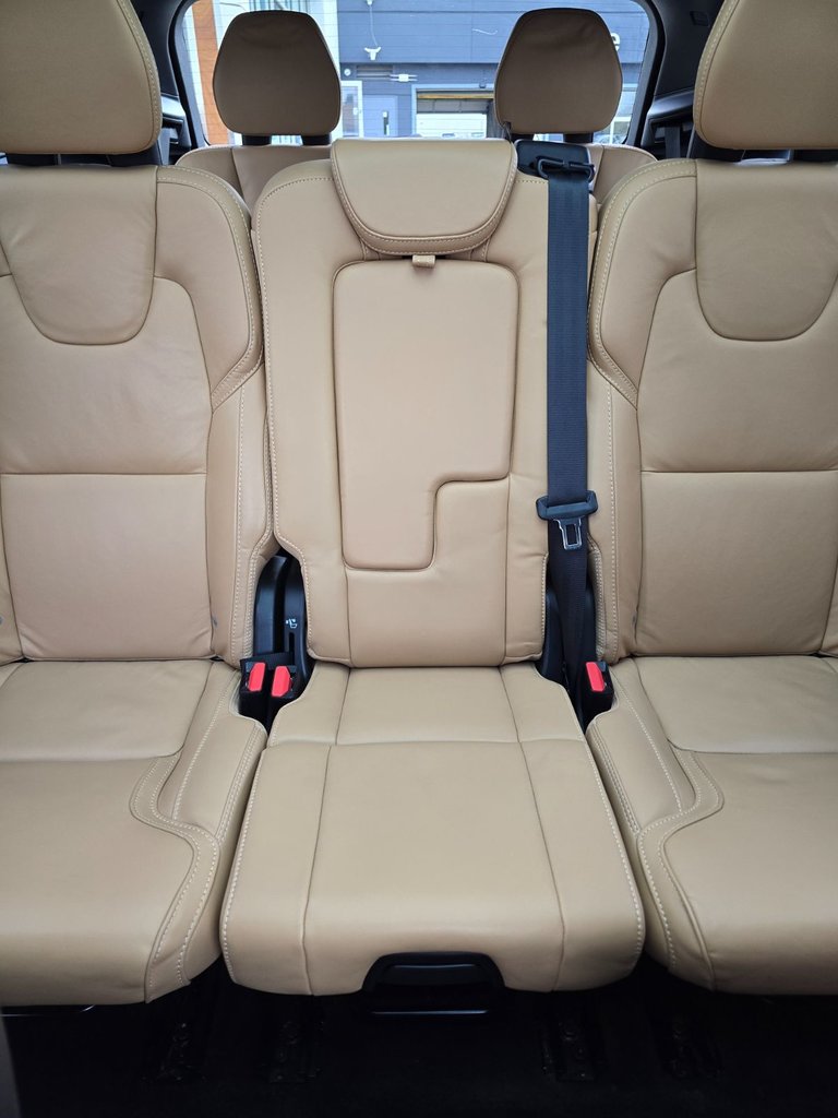2023 Volvo XC90 RECHARGE ULTIMATE DARK THEME-28