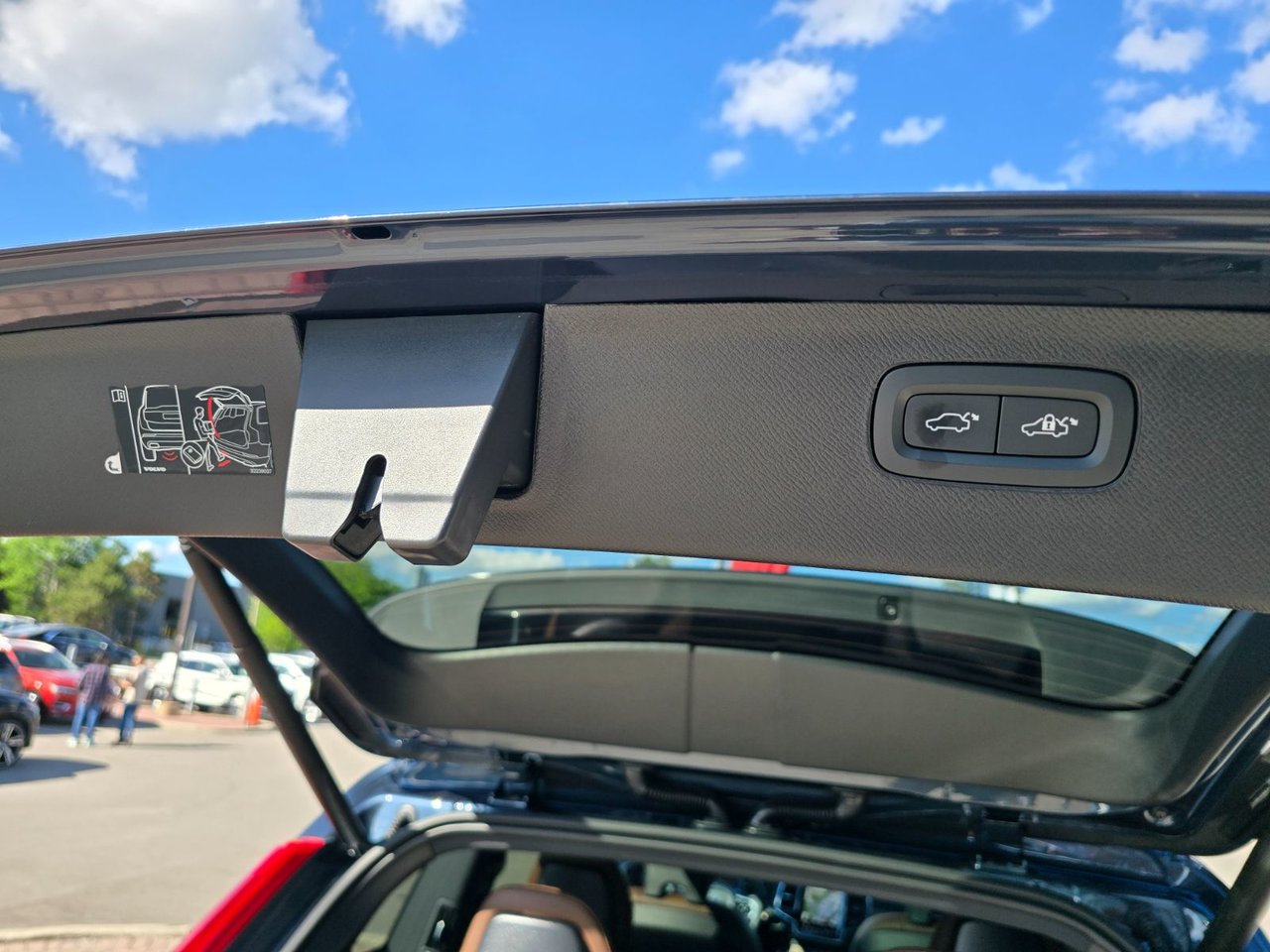 2023 Volvo XC90 RECHARGE PLUS DARK THEME-17