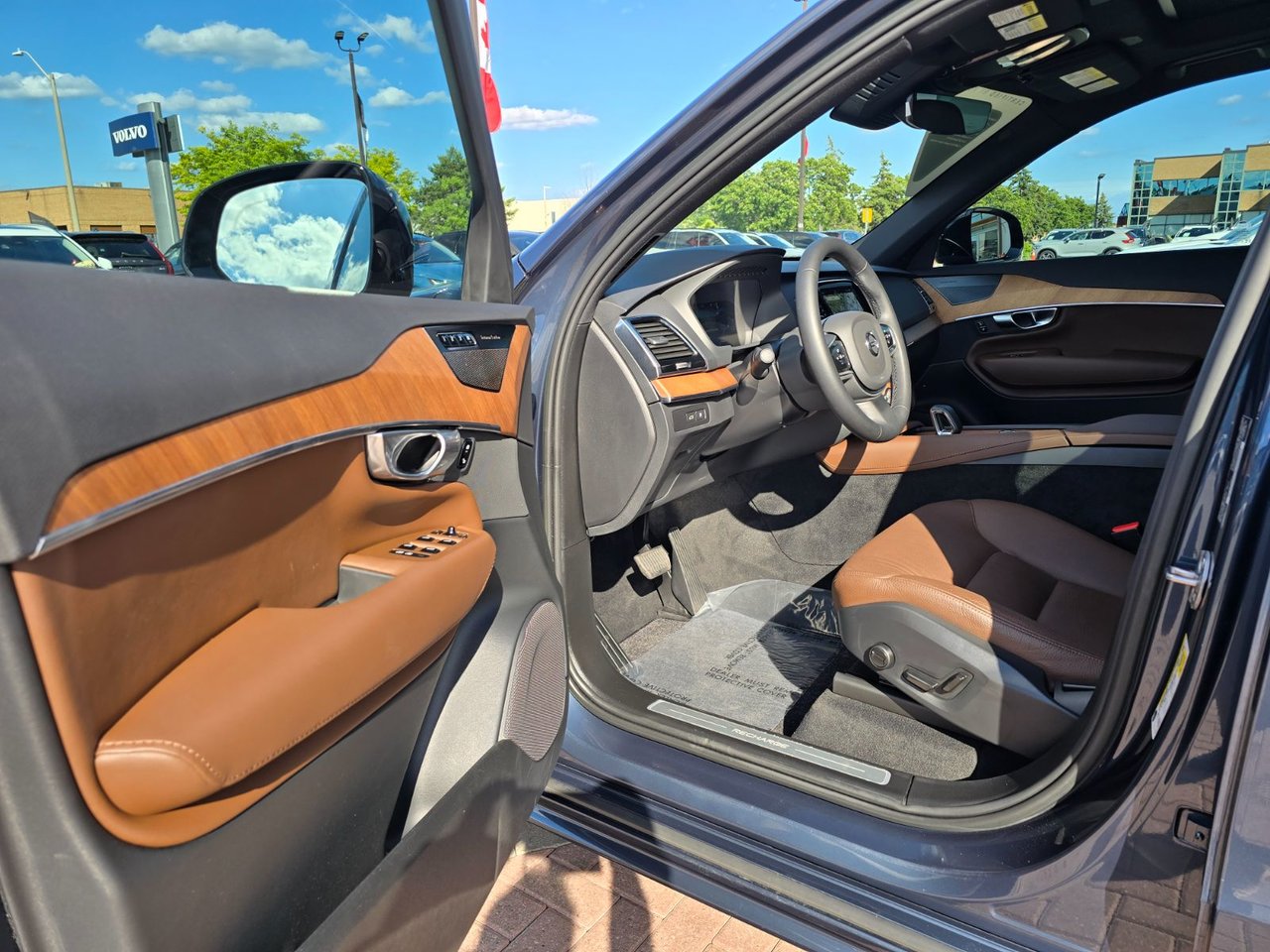 2023 Volvo XC90 RECHARGE PLUS DARK THEME-12