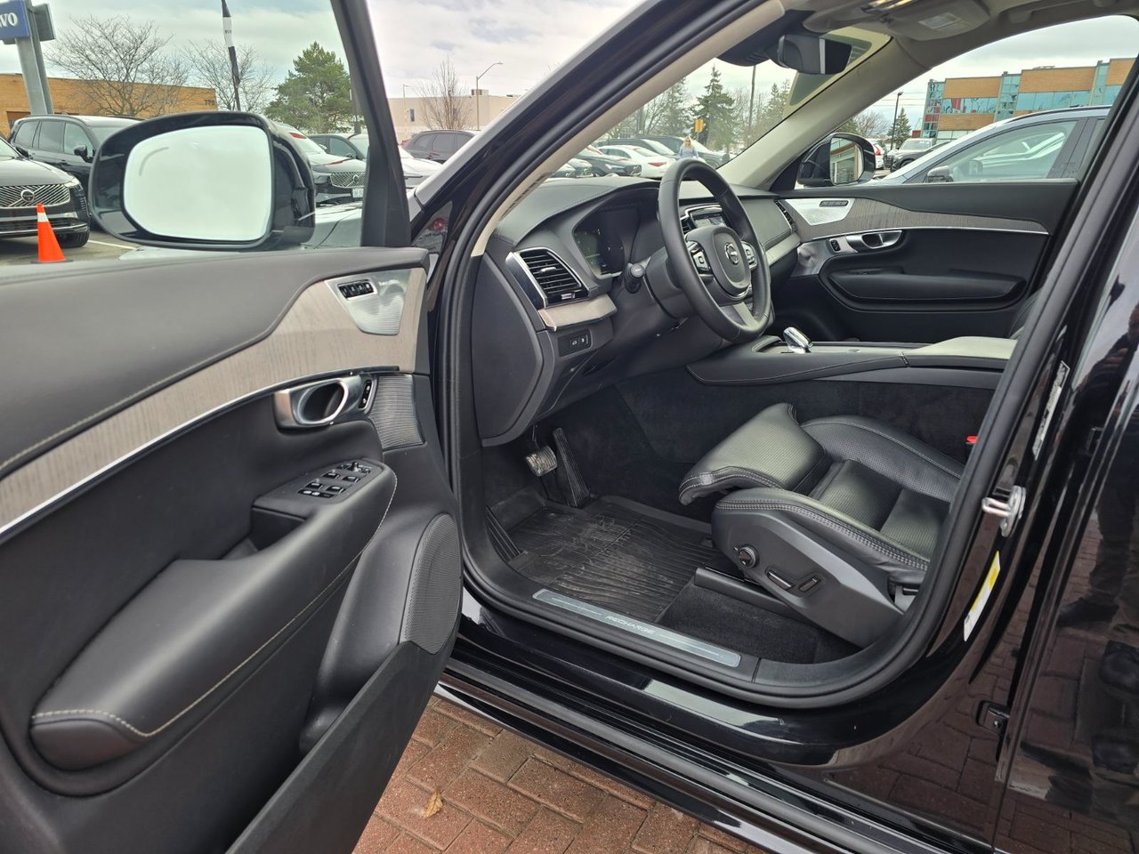 2024 Volvo XC90 RECHARGE ULTIMATE BRIGHT THEME-12